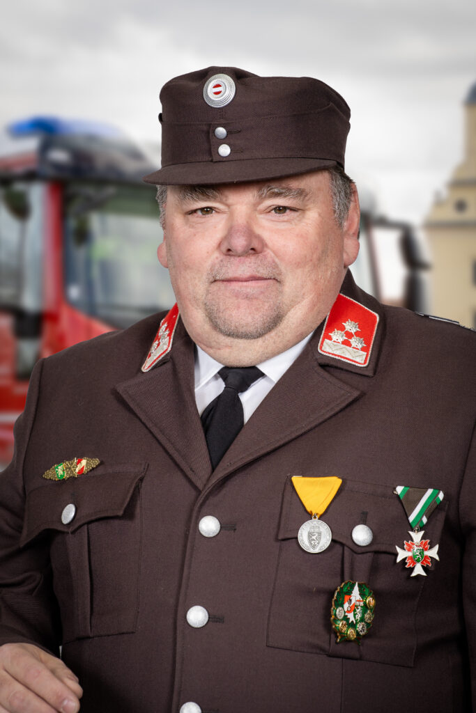 Hans-Jörg Pacnik : Kassier
